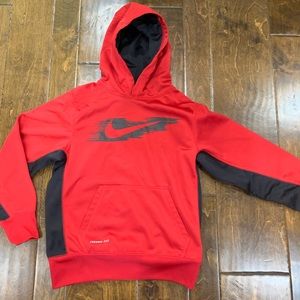 Nike therma-fit hooded sweatshirt size M